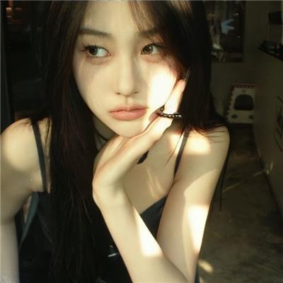 蒙娜丽莎与血月